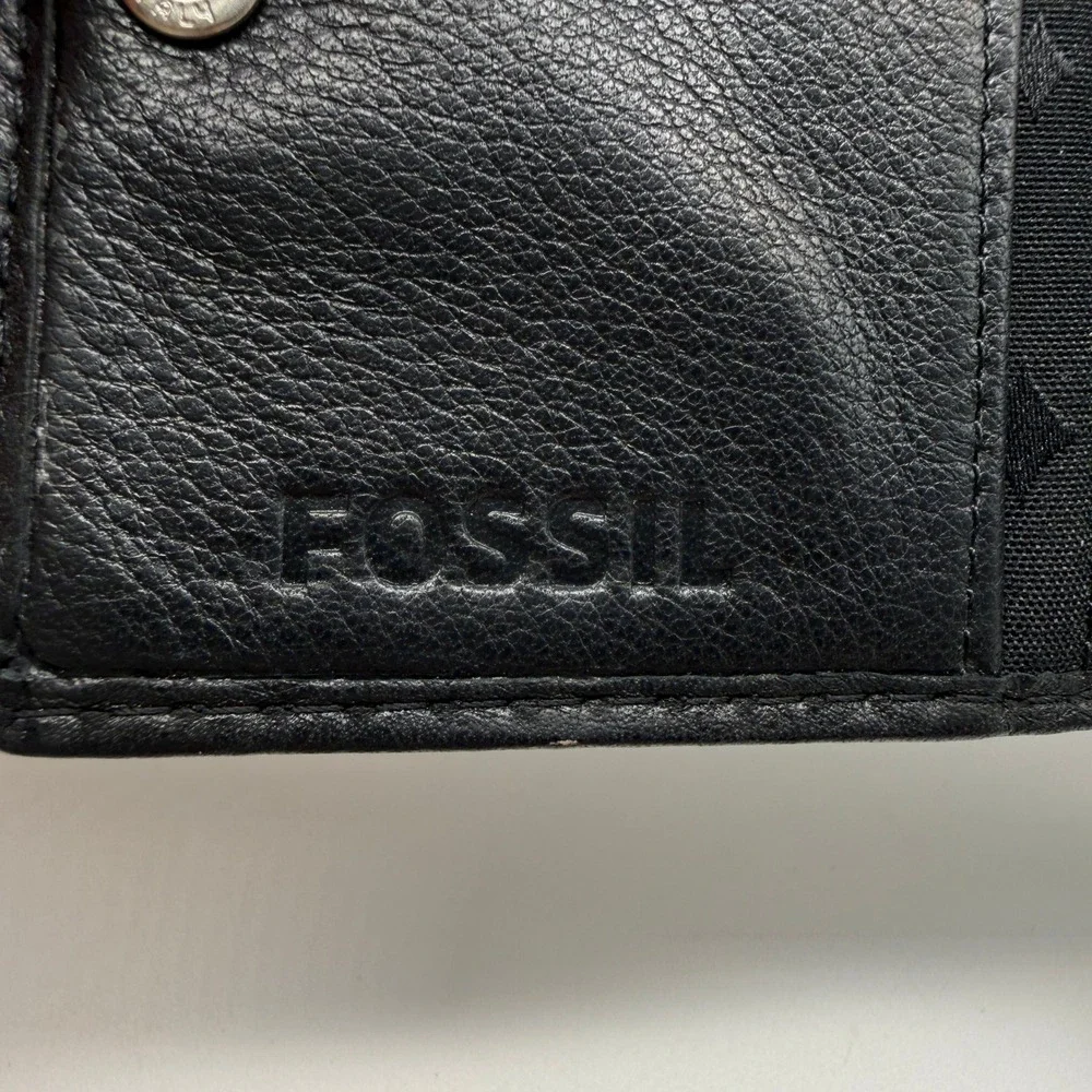 Fossil Bifold Wallet Womens Black Pebbled Leather Keyhole Logo SL3295